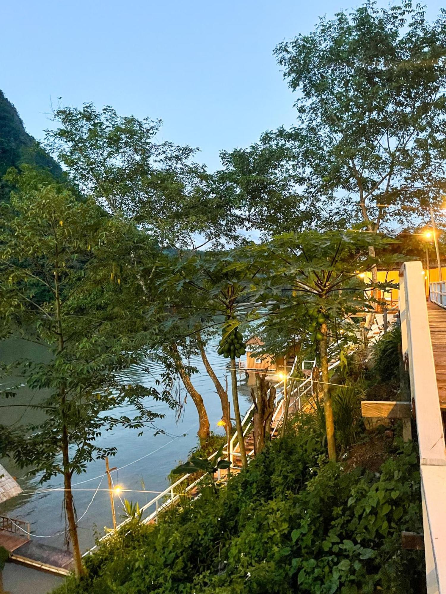 Nongkhiaw The Float House 호텔 외부 사진