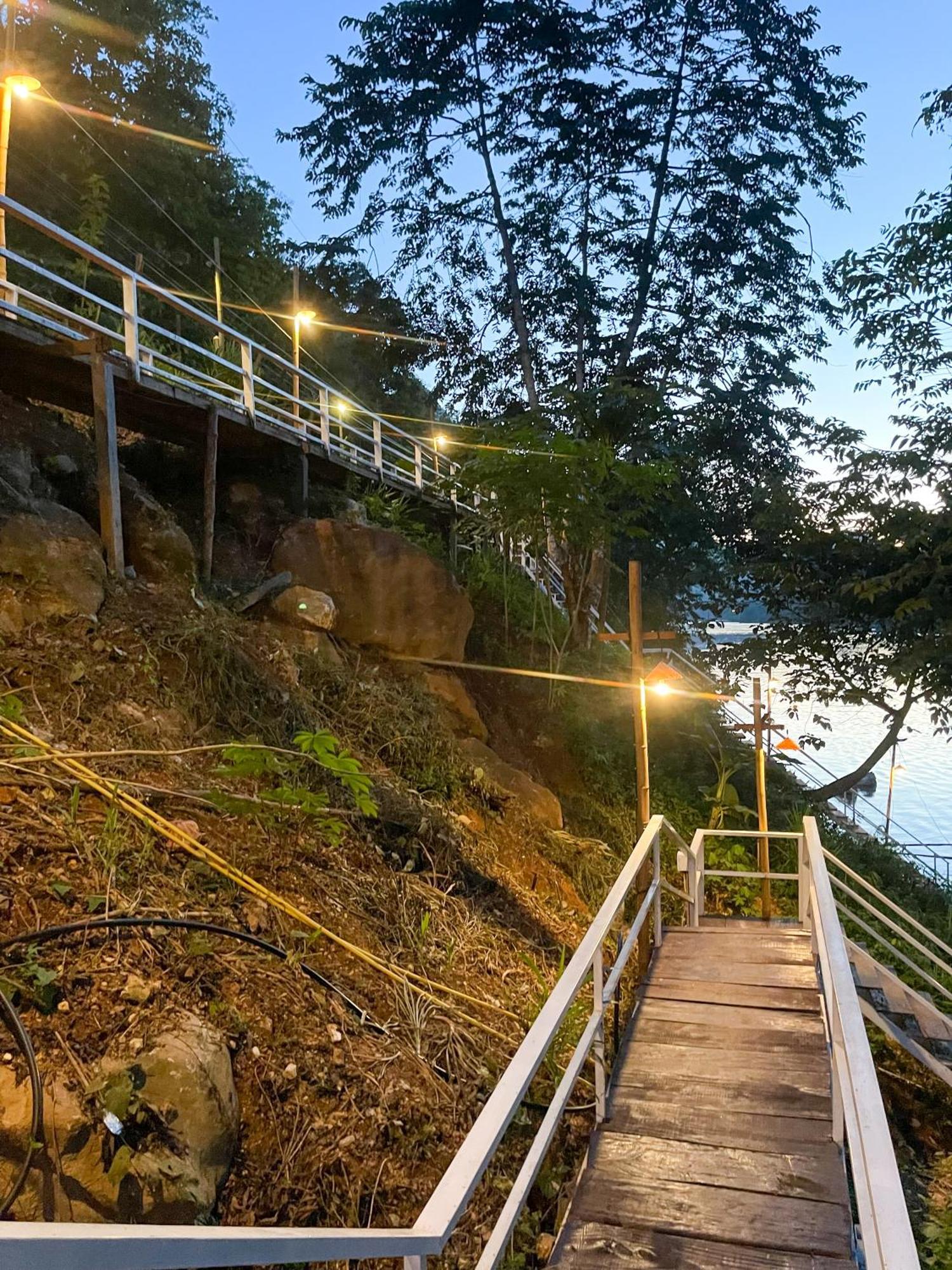 Nongkhiaw The Float House 호텔 외부 사진