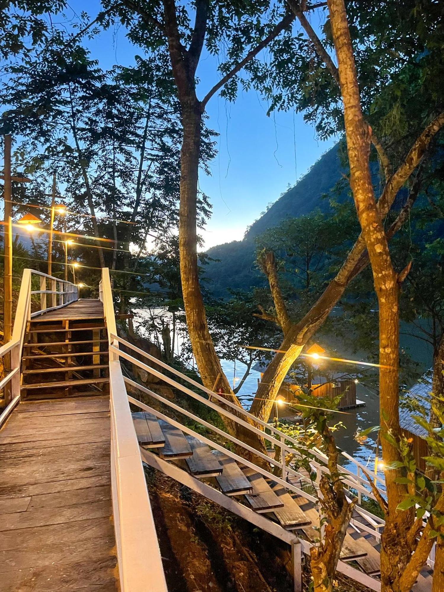 Nongkhiaw The Float House 호텔 외부 사진